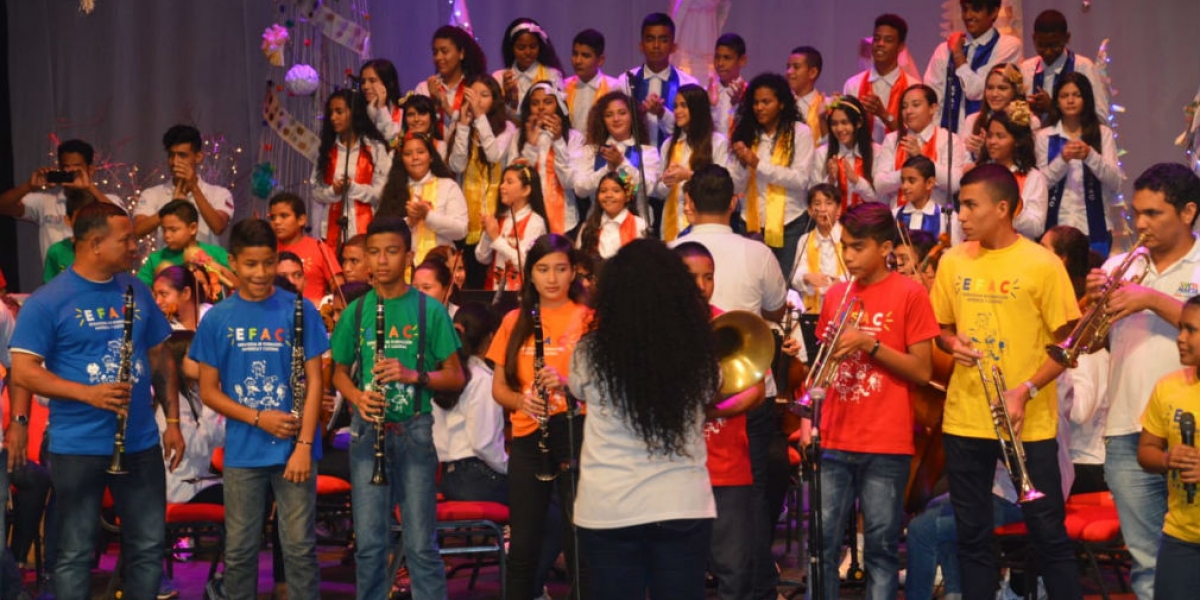 Niños de la Efac en su clausura