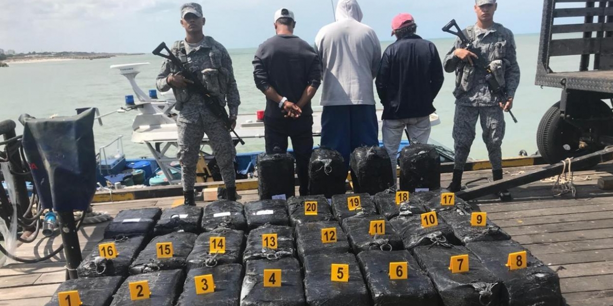 Cortesía Capturados y droga incautada.