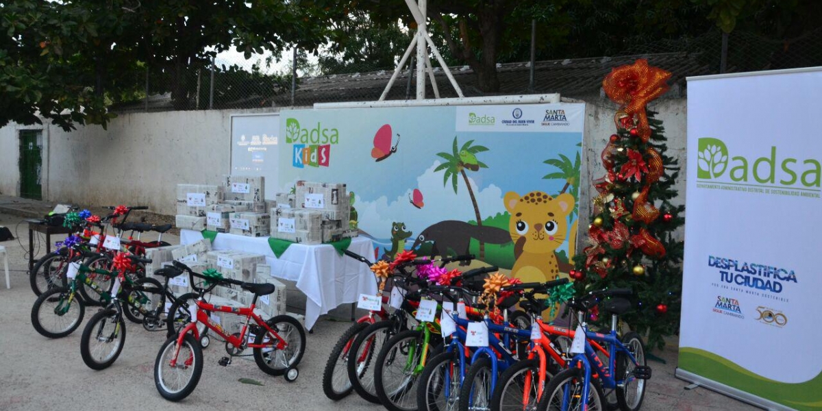 Alcaldía de Santa Marta Premios para los ganadores del primer lugar.