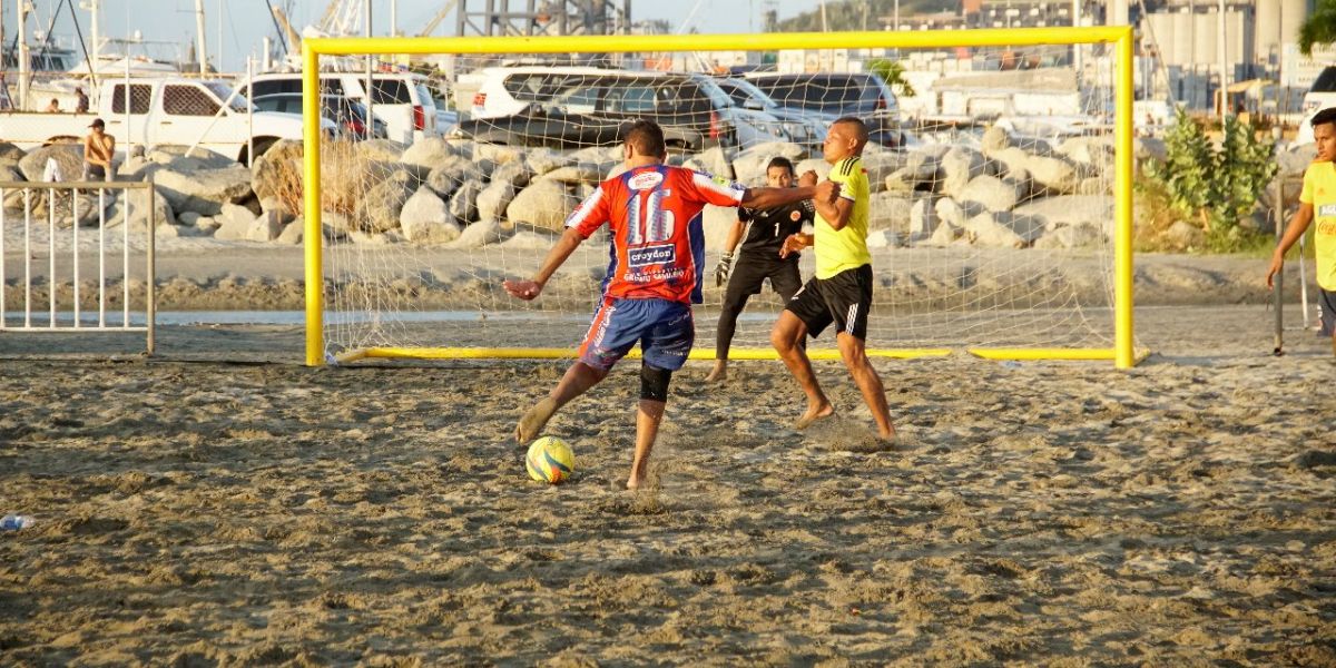 Distrito La final del fútbol playa se disputará este domingo 30 en Los Cocos.
