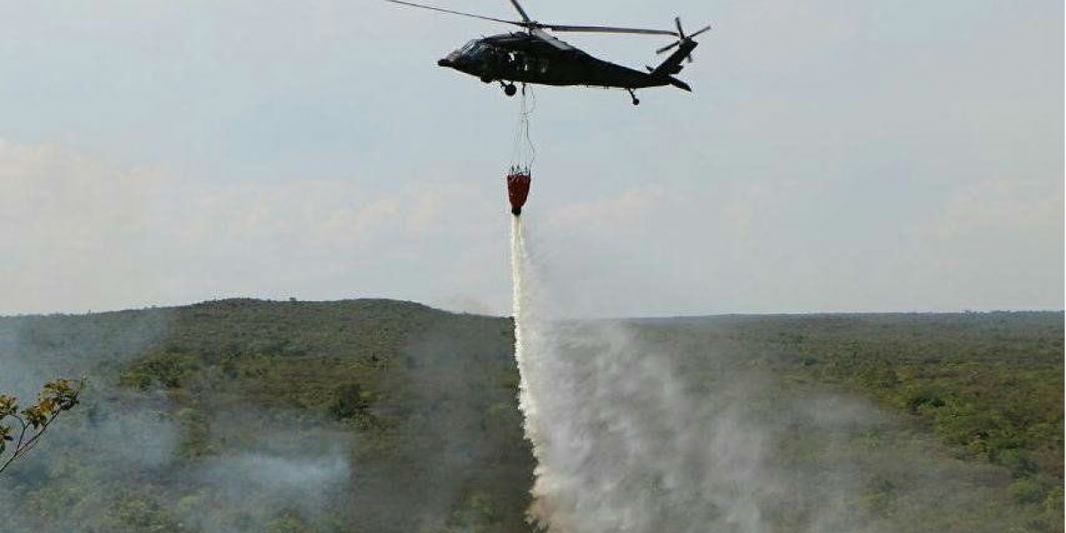Después de 48 horas de intenso trabajo fue controlado al 100% el incendio forestal en la serranía de La Macarena en el Meta.