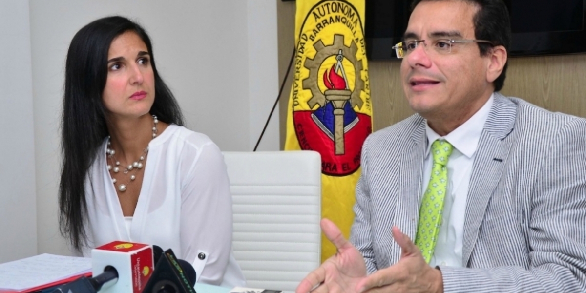 La Ministra de Educación y el rector de la Universidad Autónoma del Caribe.