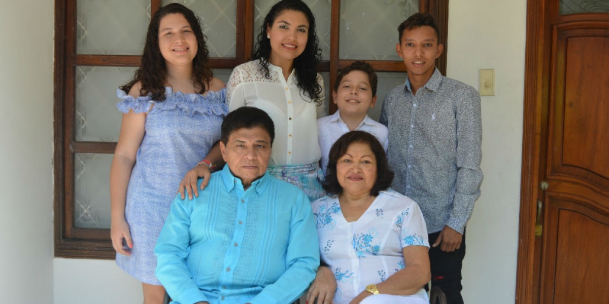 Liane Saumet junto a su familia.