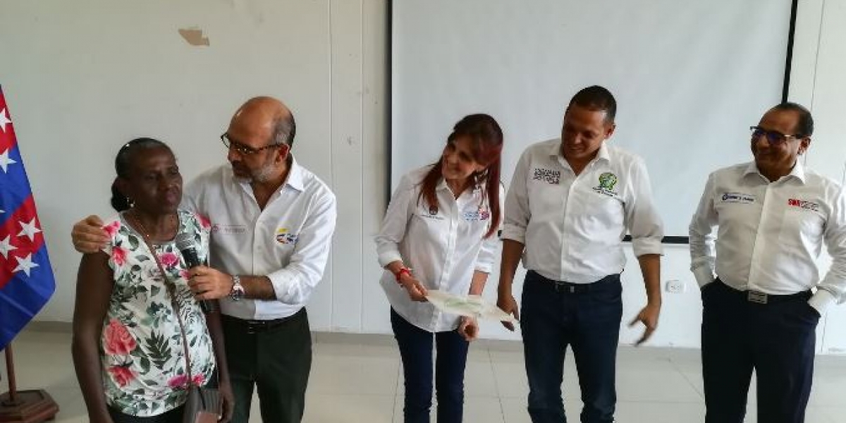 Entrega de títulos de predios en Ciénaga.