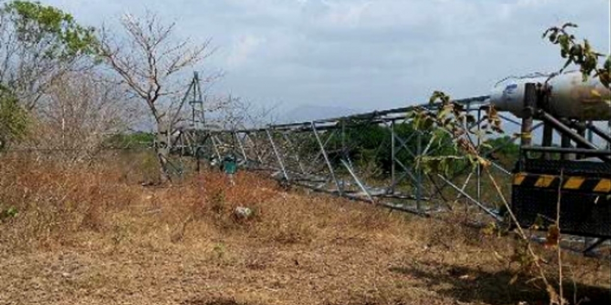  ELN voló dos torres de energía en Cesar y Antioquia.