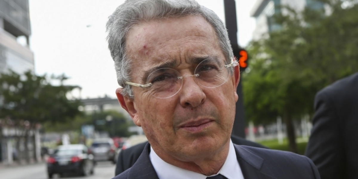 Senador Álvaro Uribe.