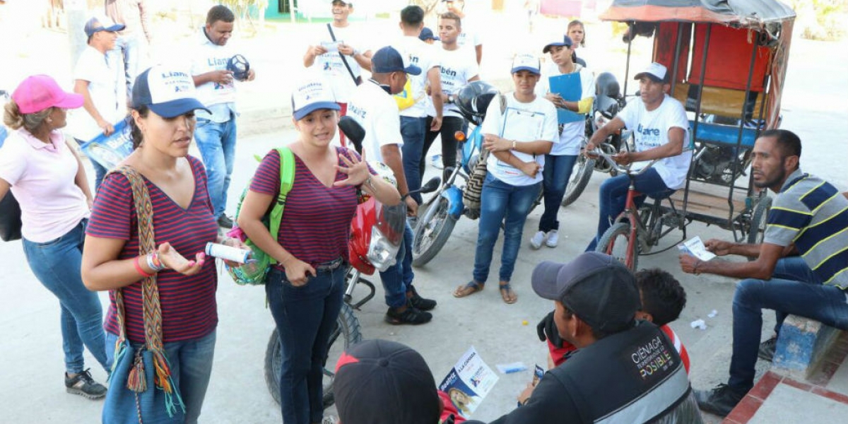 Liane Saumet y Beatriz Polo, aspirantes a la Cámara por partido Centro Democrático, lista encabezada por el también aspirante Rubén Jiménez, recorrieron los municipios de Ciénaga, Fundación y Algarrobo.