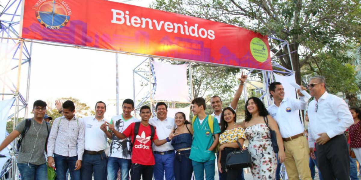 más de 1400 estudiantes disfrutaron del evento de bienvenida.