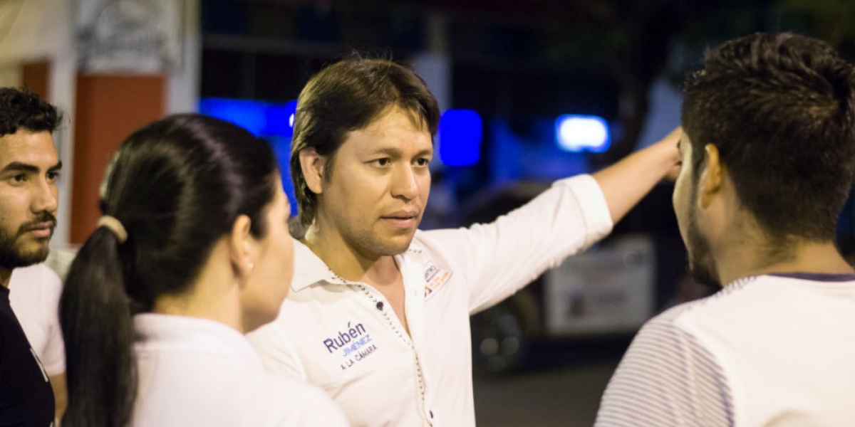 Rubén Jiménez, en su visita a El Banco, Magdalena.