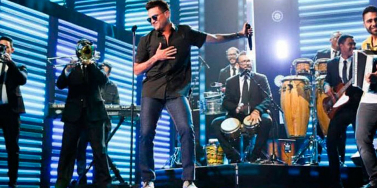 El Pilón. Silvestre Dangond en los premios Lo Nuestro.