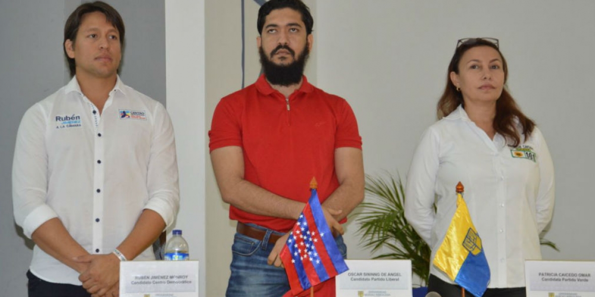 Los aspirantes a la Cámara de Representantes por el Magdalena, Rubén Jiménez, Patricia Caicedo y Oscar Sinning, participaron del conversatorio Estado de Derecho, Medios y Situaciones de Conflicto en Colombia.