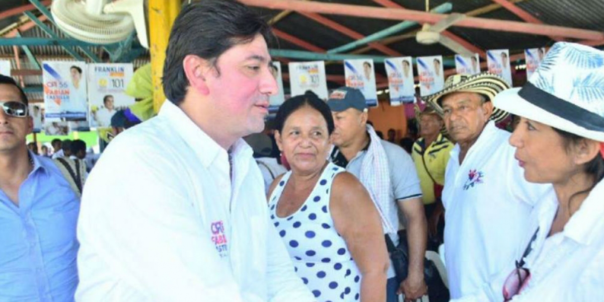 Fabian Castillo Suarez, visitó el municipio de Urumita, La Guajira, donde fue recibido por un gran grupo de mujeres.