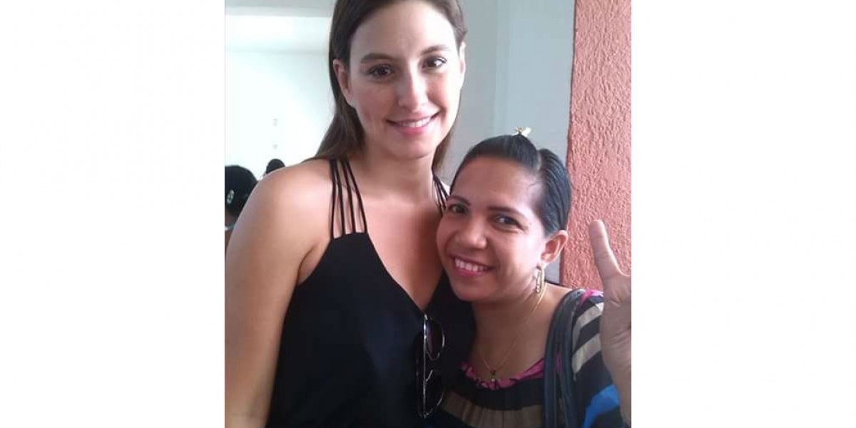 Angélica Delgado y Taliana Vargas, abanderada de la fundación Casa en el Árbol.