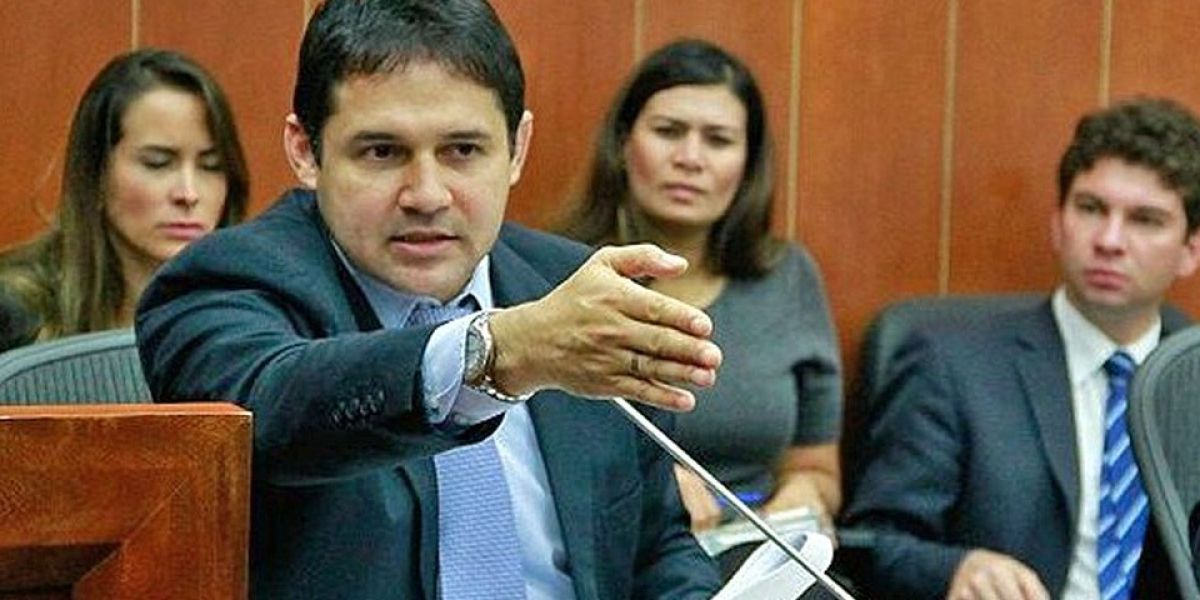 Honorio Henríquez, senador de la República y candidato a ocupar curul nuevamente.