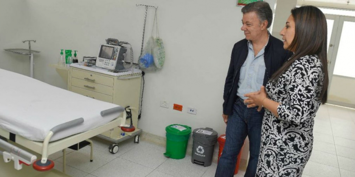 Juan Manuel Santos, Santos en un centro médico en Socha, Boyacá.