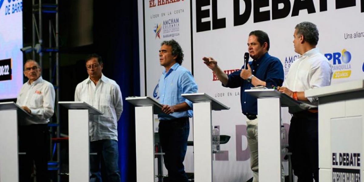 Candidatos presidenciales durante el #DebateCaribe trasmitido por Telecaribe.