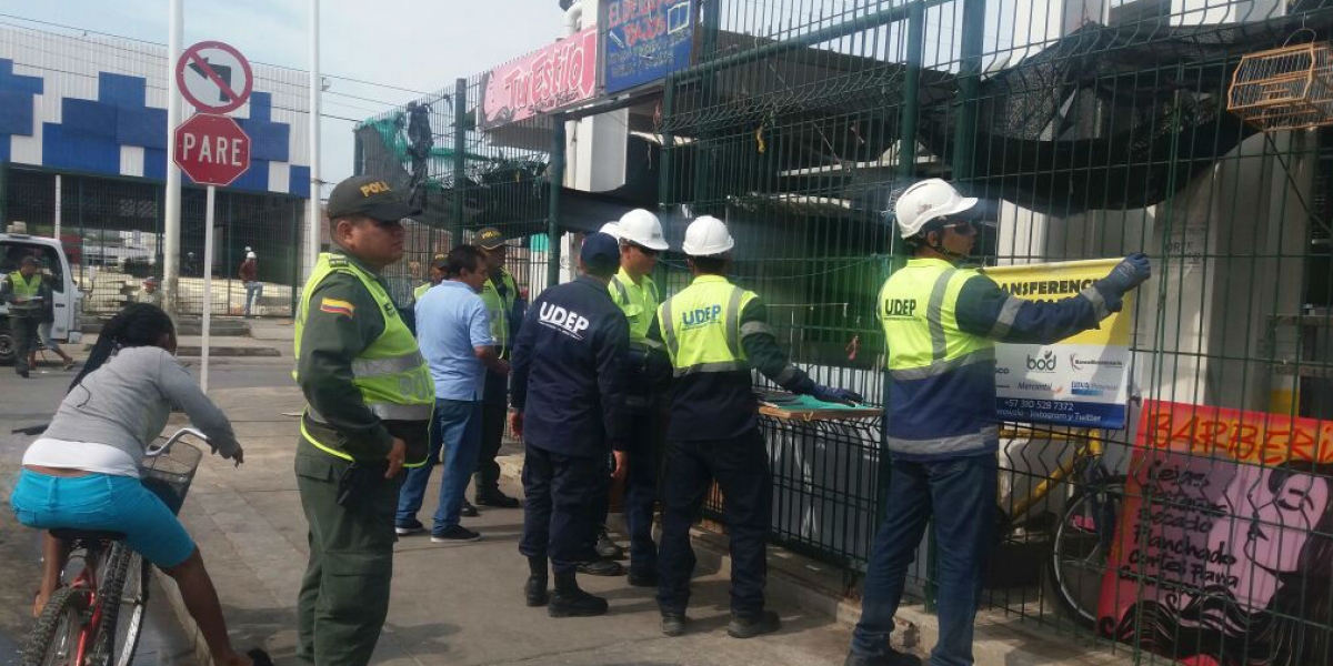 Prensa Santa Marta. Secretaría de Gobierno, tiene un plan ambicioso de recuperación de espacio público, no solo en intervenciones a vendedores informales, sino también en actividades como el retiro de elementos que contaminan la ciudad.