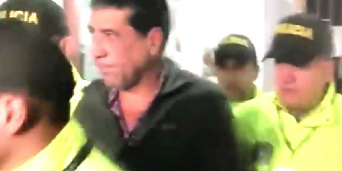 Pantallazo. Pedro Aguilar, tras concluir la audiencia en el complejo judicial de Paloquemao.
