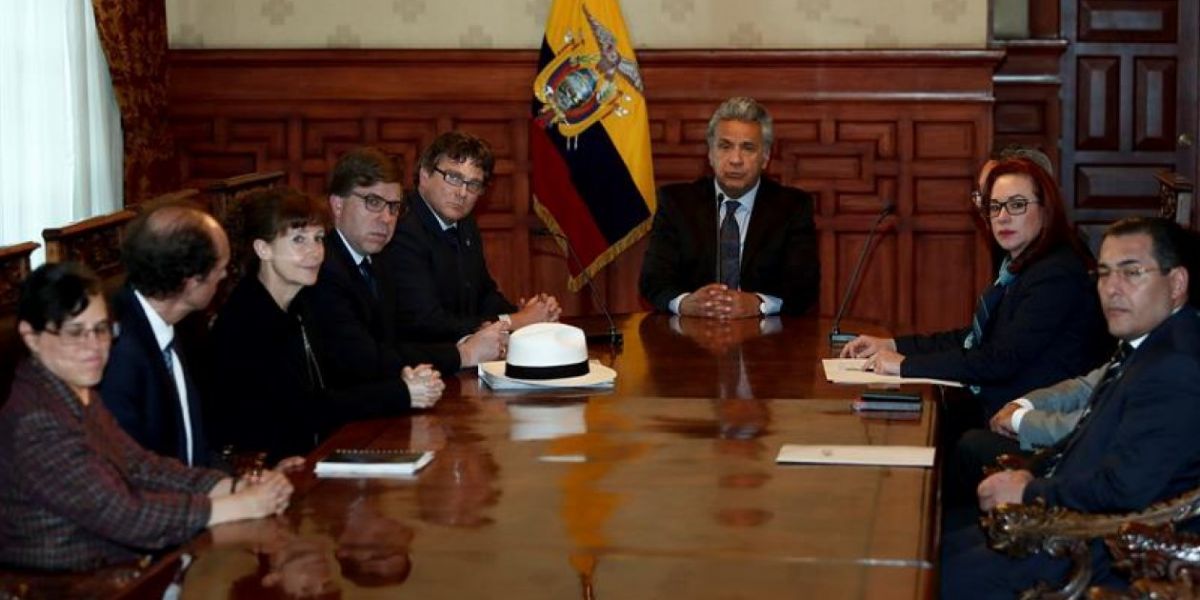 El presidente Lenín Moreno reunido con los embajadores.