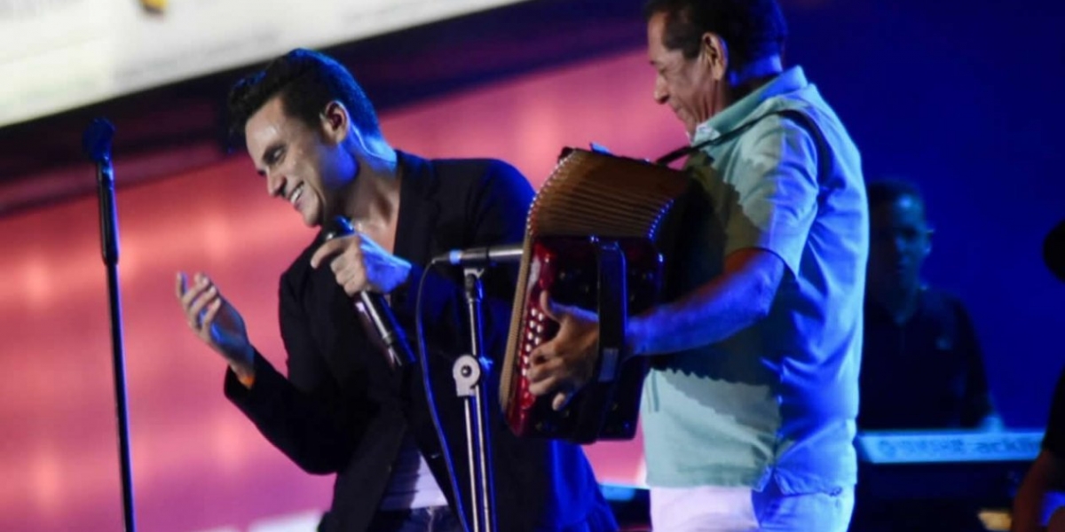 El cantante se presentó en el Parque de la Leyenda en Valledupar.