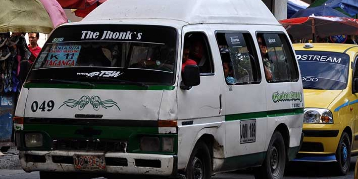 Imagen referencial de un bus pequeño de la empresa Cootransmag.