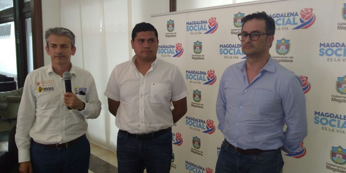 Seguimiento.co Conferencia de prensa por parte de Invías, en la Gobernación del Magdalena.