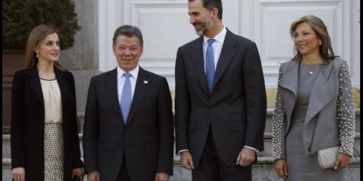 Juan Manuel Santos es recibido en Madrid por el rey Felipe VI. 