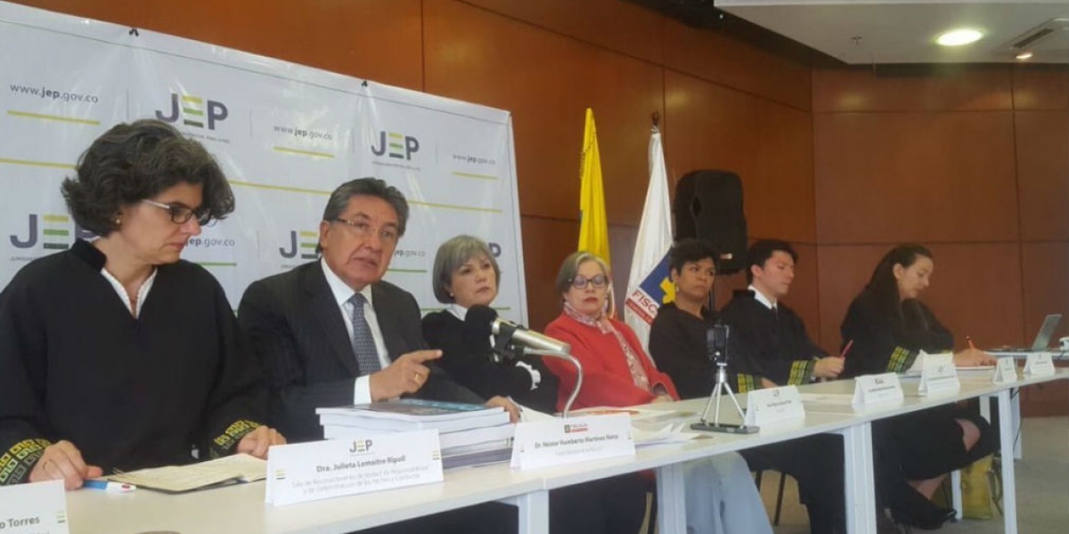 Prensa Fiscalía. El Fiscal Néstor Humberto Martínez junto a las autoridades de la JEP.