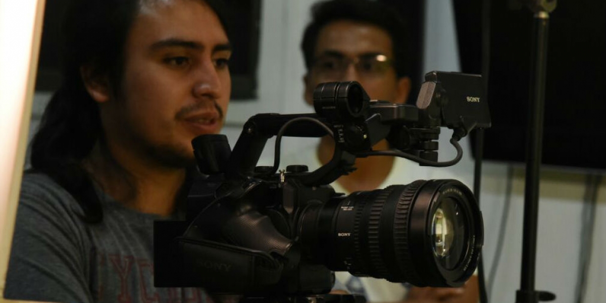 Oficina de Comunicaciones Unimagdalena. El programa de Cine y Audiovisuales de la Universidad del Magdalena busca además de formar en técnicas y conocimientos, sembrar en las mentes de sus estudiantes la capacidad de dibujar historias.