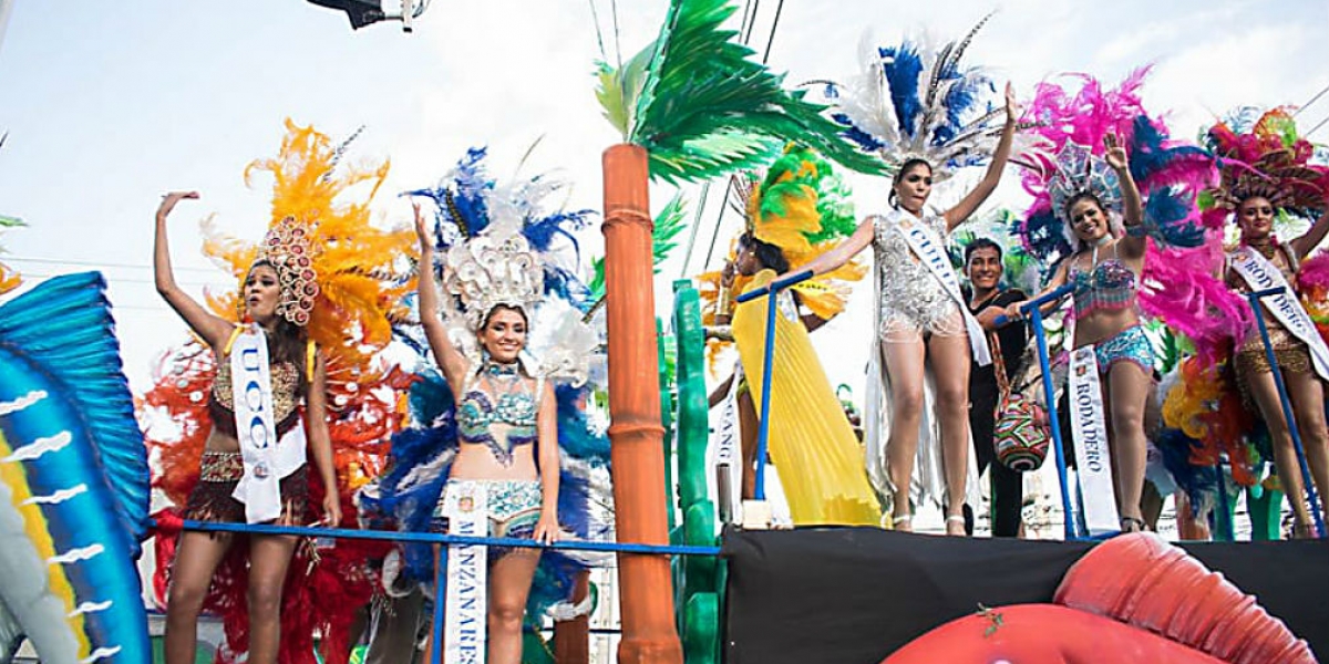 FIESTA DEL MAR DESFILE DE CARROZAS