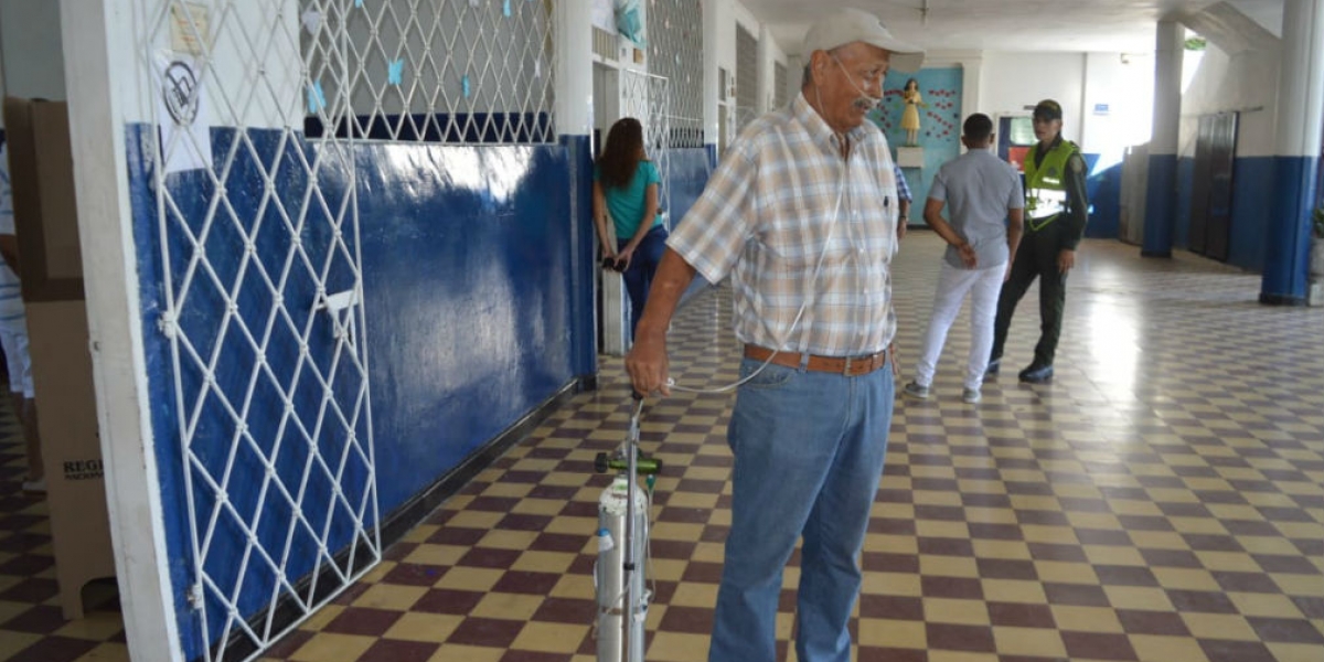 Don Ramón Holguín,de 73 años, salió a votar.