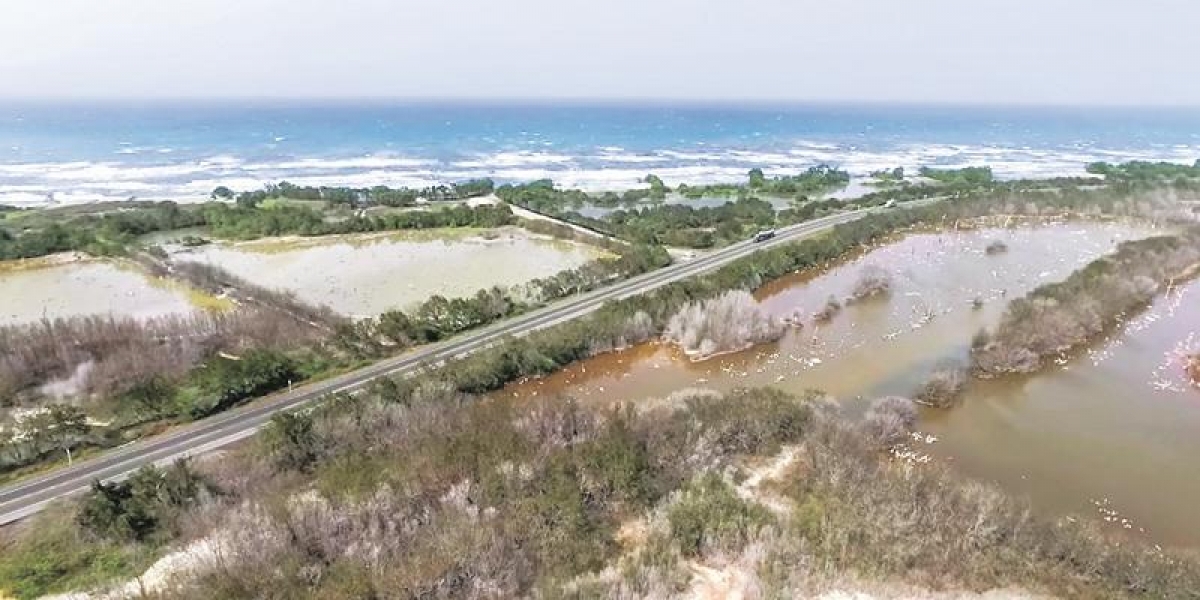 Panorámica  de la vía Parque Isla de Salamanca. 