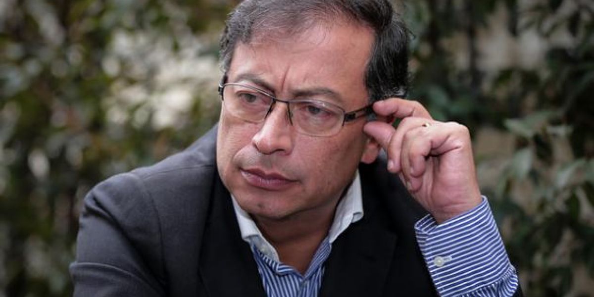 La FM Gustavo Petro, próximo senador de la República.