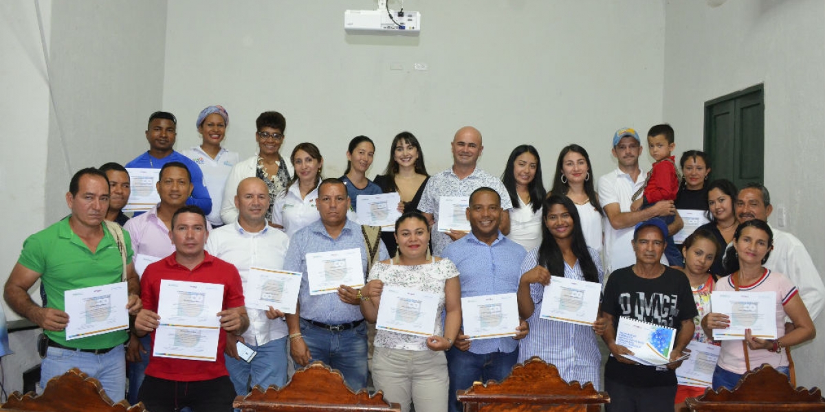 Algunos de los graduados en Turismo Comunitario.