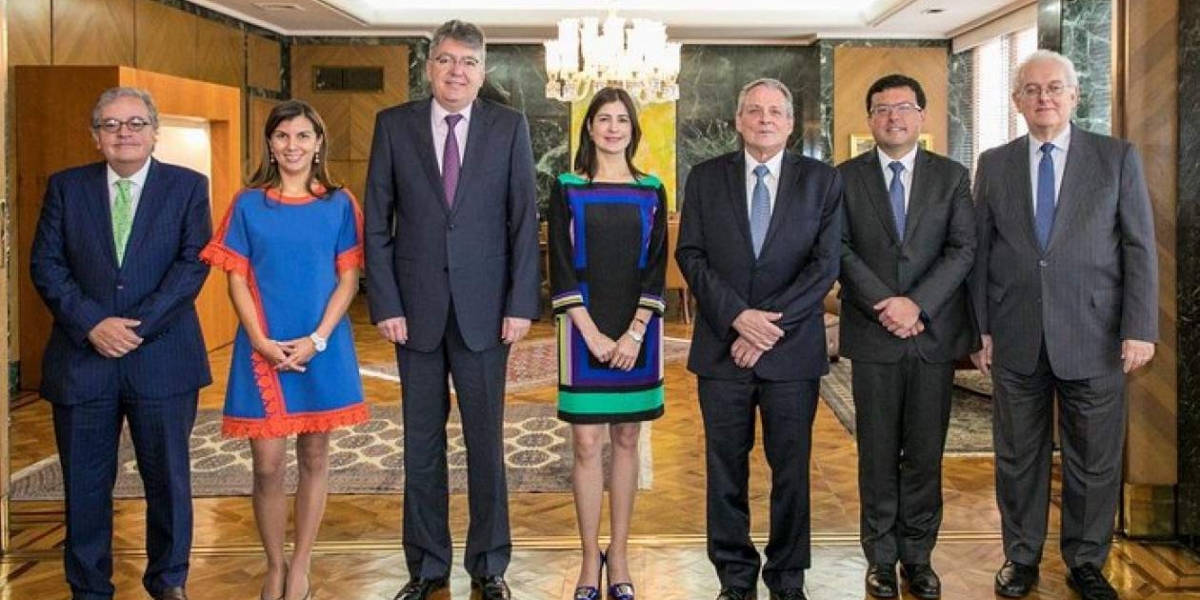  Miembros de la Junta del Banco de la República.