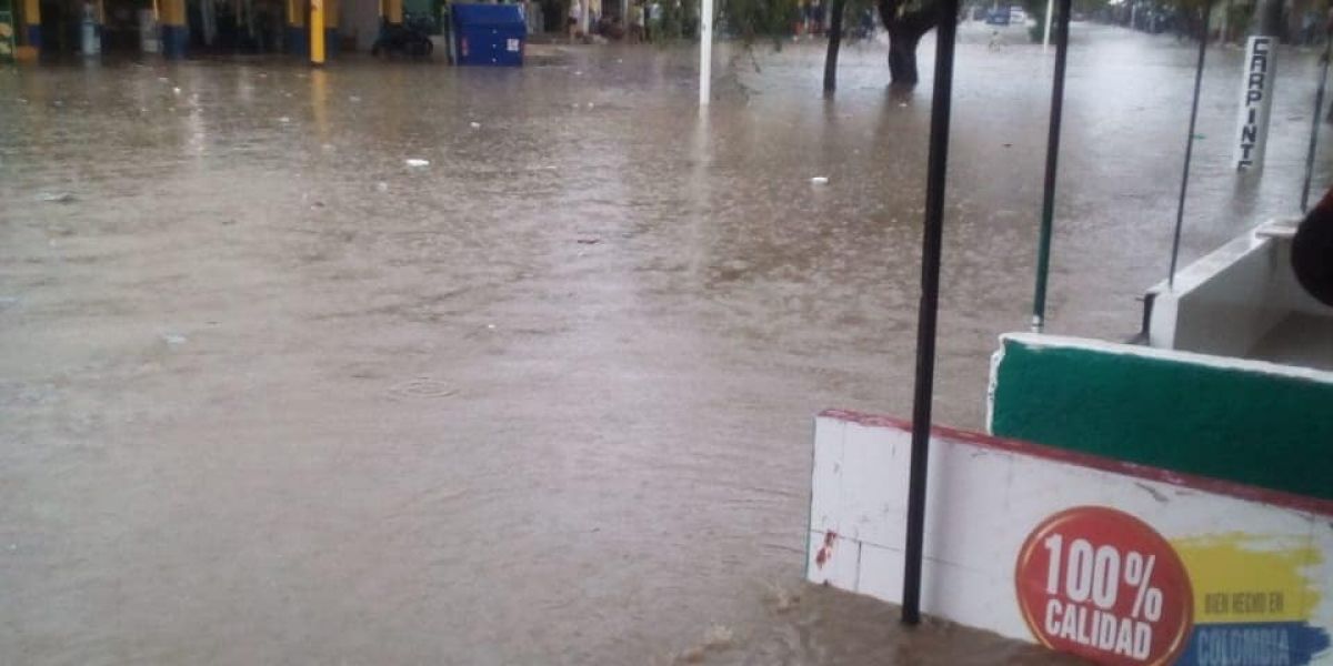 Instagram Anegación en la Avenida del Ferrocarril con calle 19.