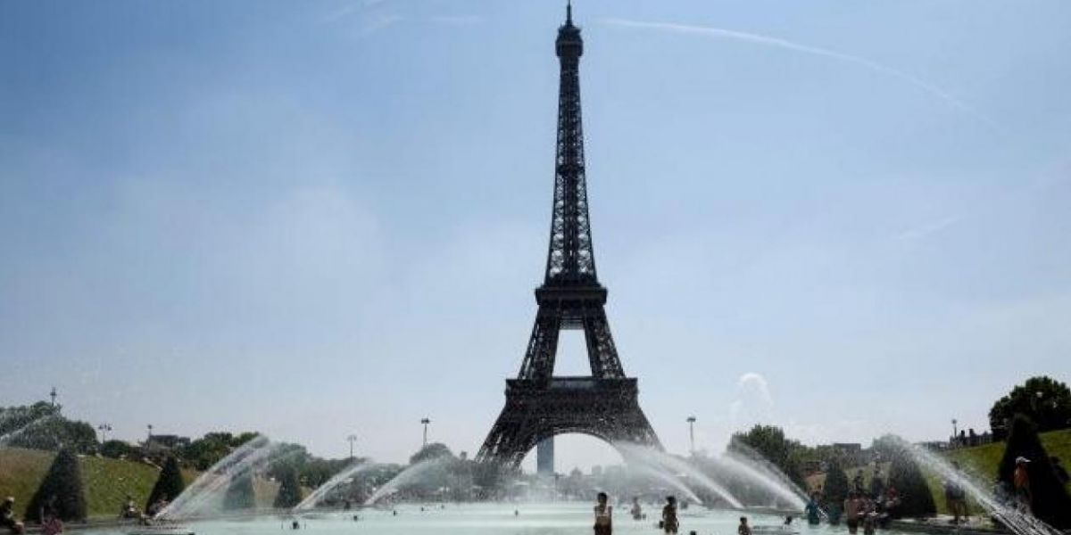  Monumento de la Torre Eiffel.