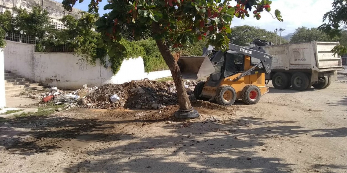 La Essmar retiró 34 toneladas de escombros a las afueras del Eduardo Santos.
