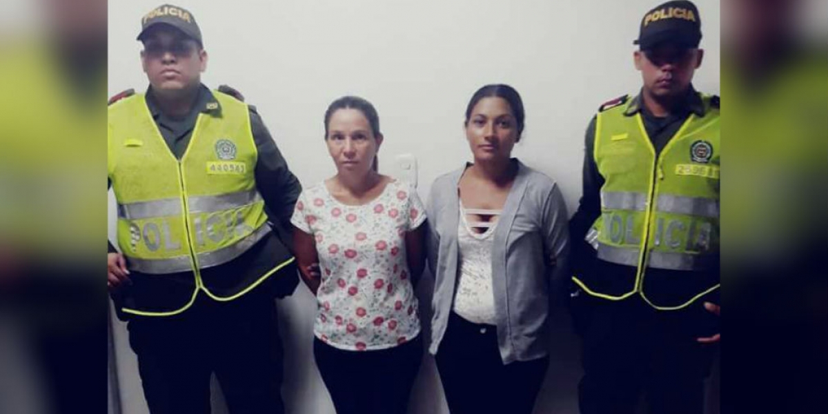 Policía Metropolitana de Santa Marta Nubis Belis Cantillo Ternera, de 50 años y Sindy Paola Melo Cantillo, de 27, capturadas.