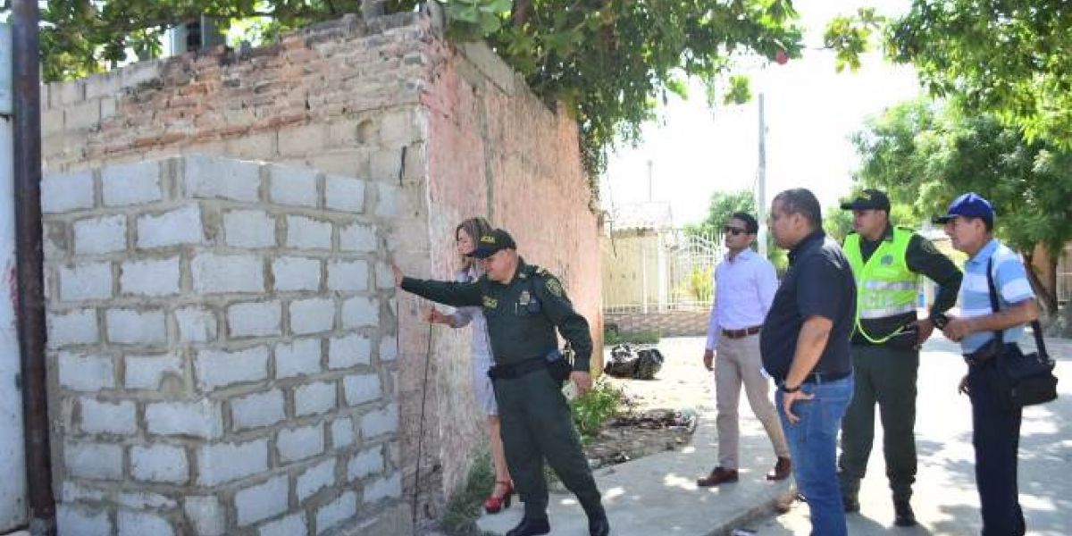 Aspecto de la demolición del muro en el canal Maracaibo, de Ciénaga.
