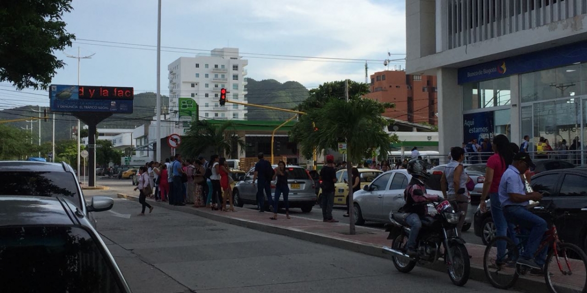 Evacuación de edificios en Santa Marta.