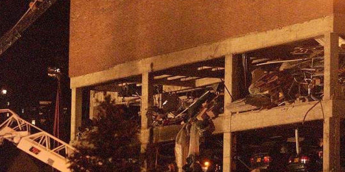 El Tiempo Atentado al Club el Nogal, ocurrido el 7 de febrero de 2003.