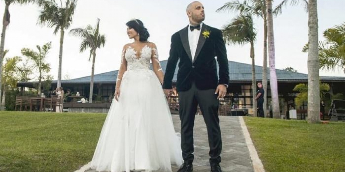 Nicky Jam y la modelo colombiana Angélica Cruz durante su boda en febrero de 2017