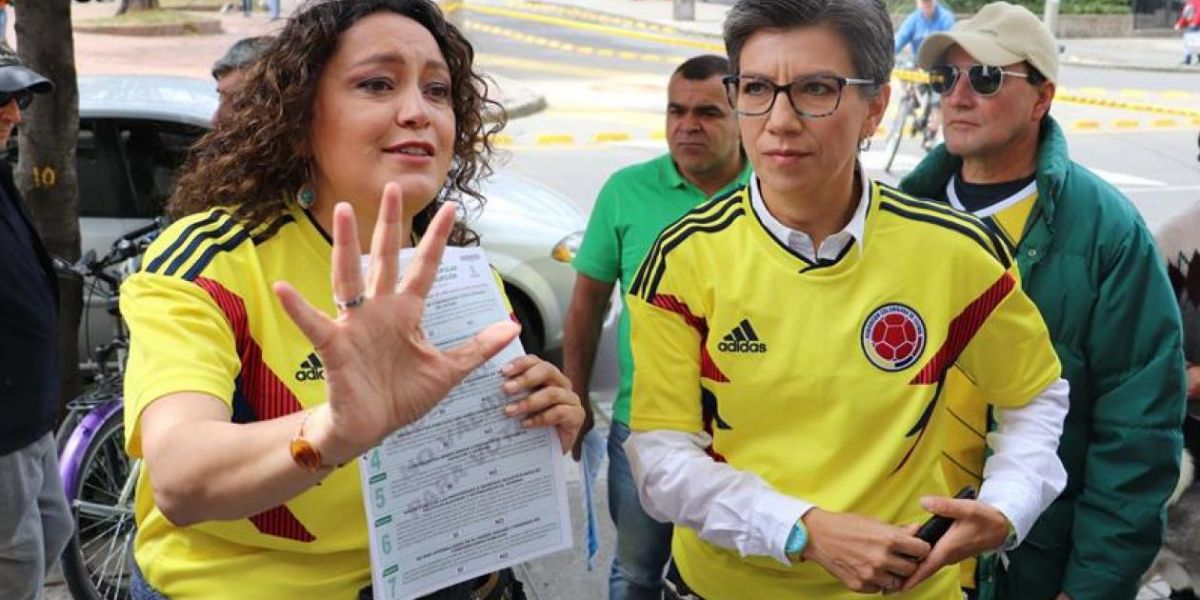  La senadora Angélica Lozano y Claudia López. 