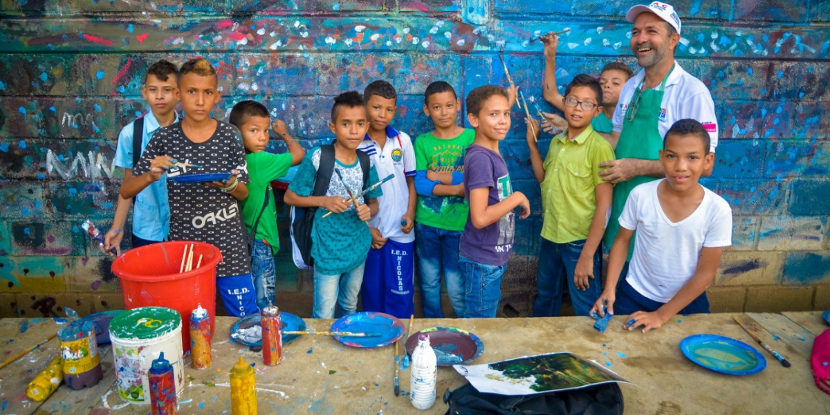 Práctica del teatro, danza, artes plásticas, audiovisuales y fotografía, fusión, coro, vallenato y folclor caribe, podrán encontrar en las escuelas distritales.