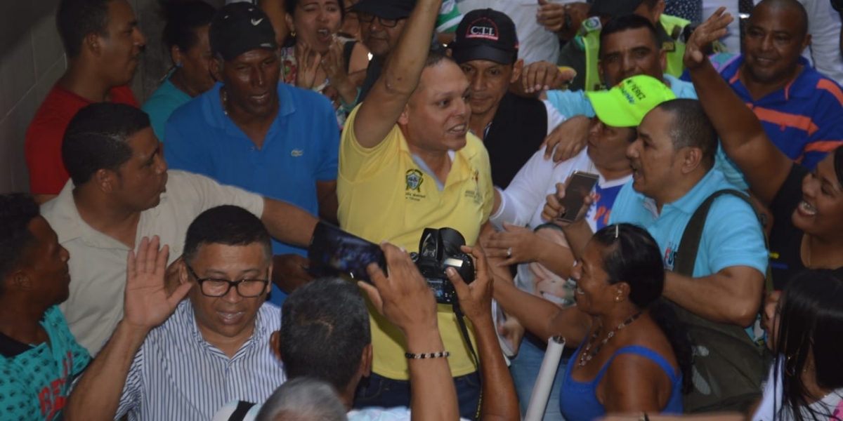 Edgardo Pérez Díaz, alcalde de Ciénaga, a su salida del edificio Galaxia.