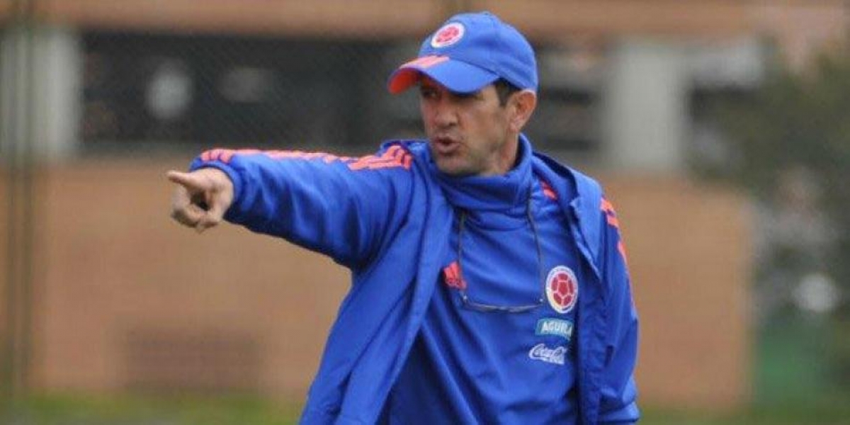 Archivo El samario Arturo Reyes es el técnico de la Selección mientras llega el reemplazo de Pékerman.