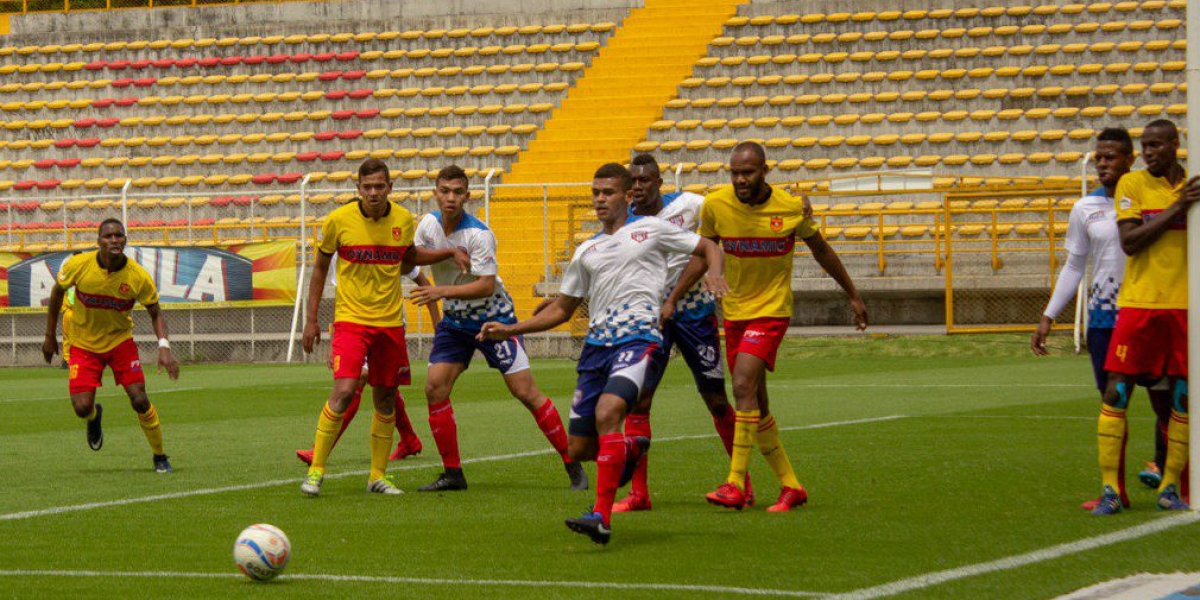 Unión goleó 3-0 de visitante al Bogotá F.C.