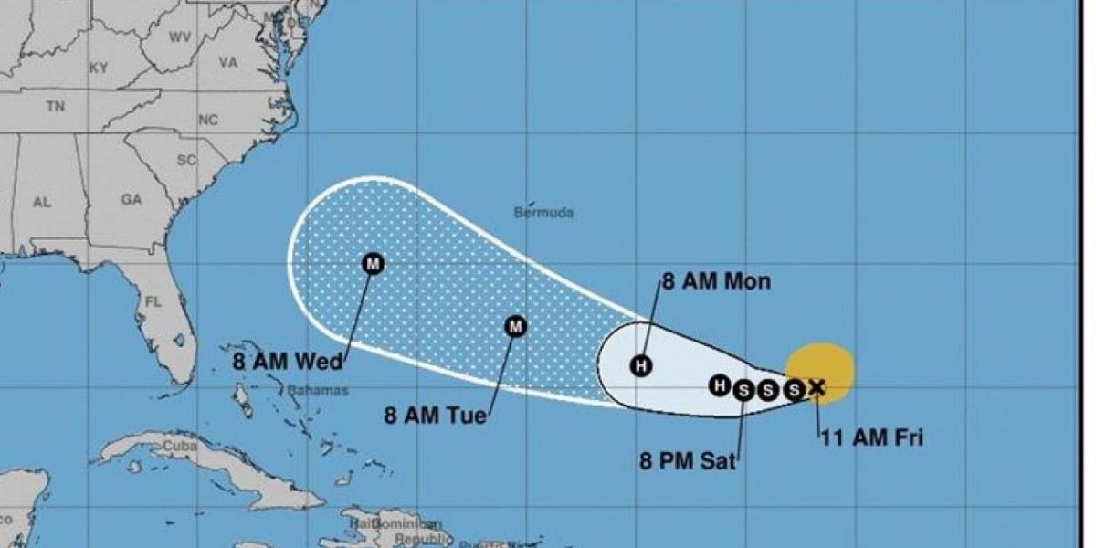 Florence, que por el momento se ubica en aguas abiertas del Atlántico.