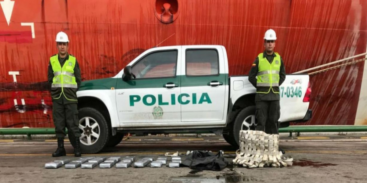 Policía Metropolitana luego de la incautación.